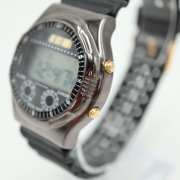 Vintage Digital Sports Watch 39mm Alarm Chrono Black Strap with New Battery - Picture 11 of 16